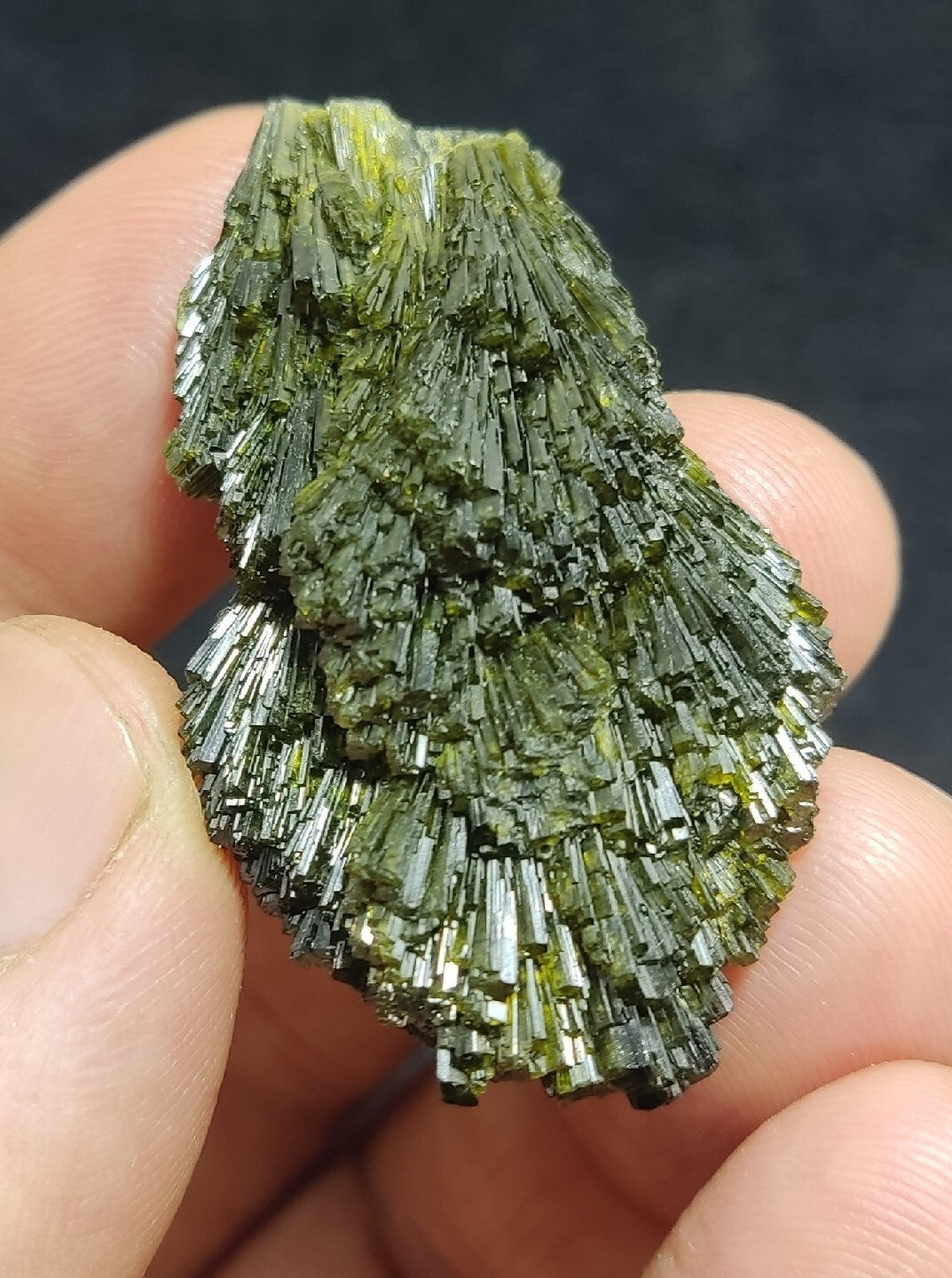 Single natural Epidote Crystal spray formations 21 grams