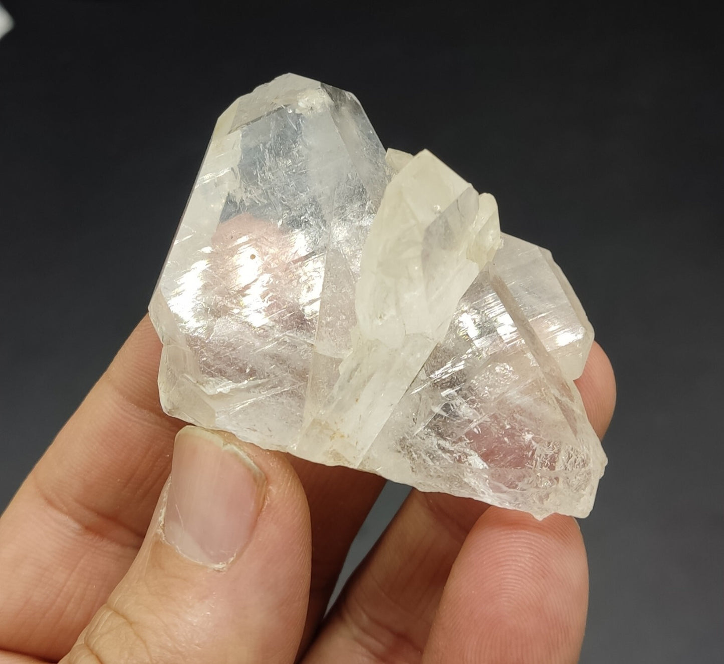 An Aesthetic terminated Quartz crystal specimen 65 grams