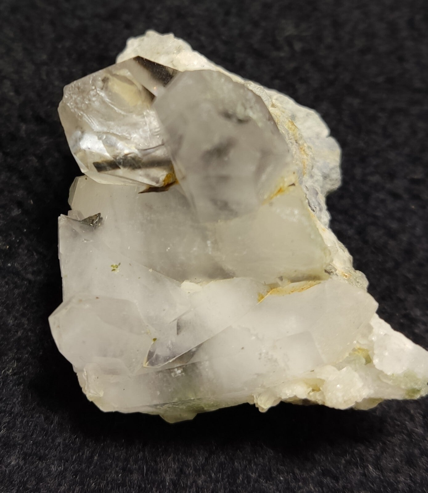 A very Aesthetic Natural terminated brookite Quartz cluster 49grams