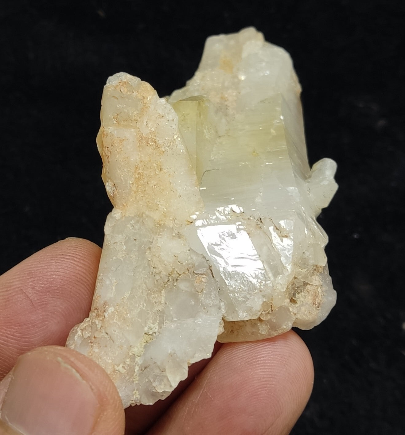An Aesthetic terminated specimen of Quartz cluster 89 grams