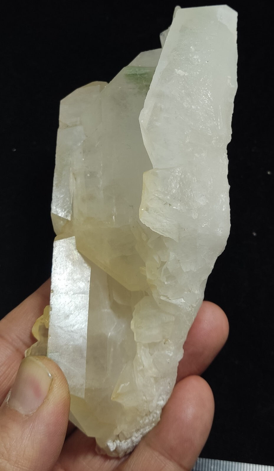Natural beautifully terminated Quartz with Chlorite Inclusions 396 grams