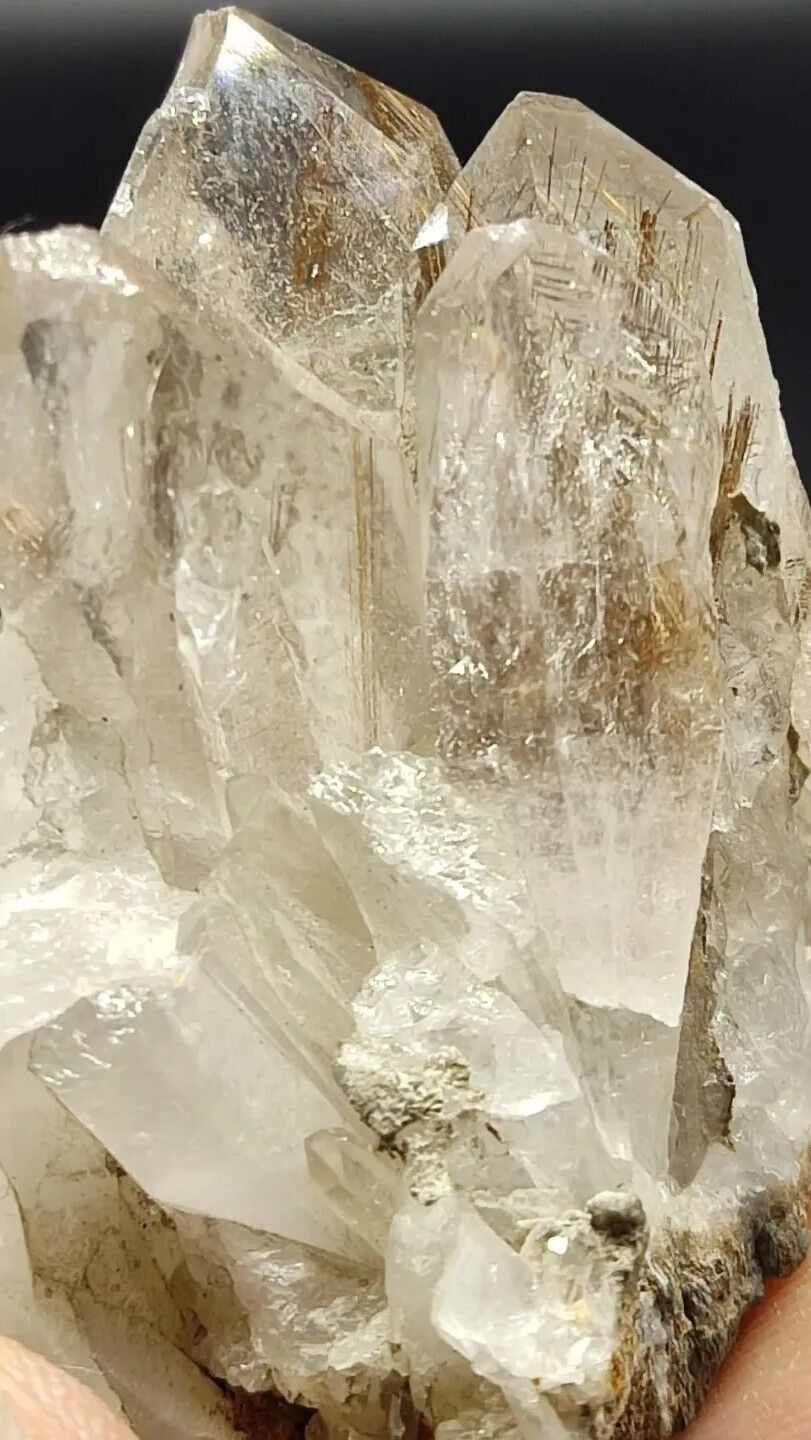 An Aesthetic specimen of rutiles included quartz crystal 41 grams