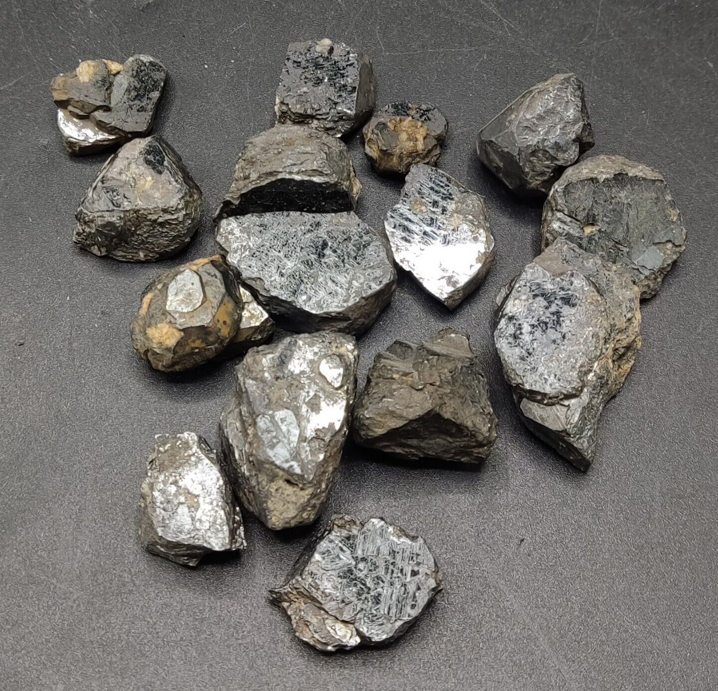 180 grams hematite crystals/chunks/rough