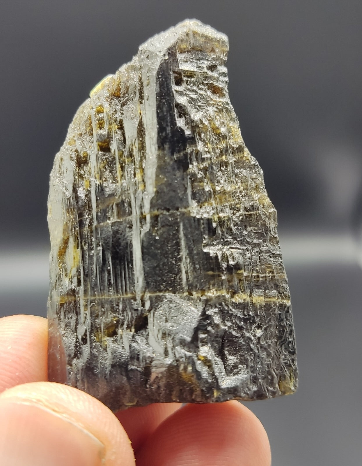 An aesthetic specimen of epidote crystal 38 grams