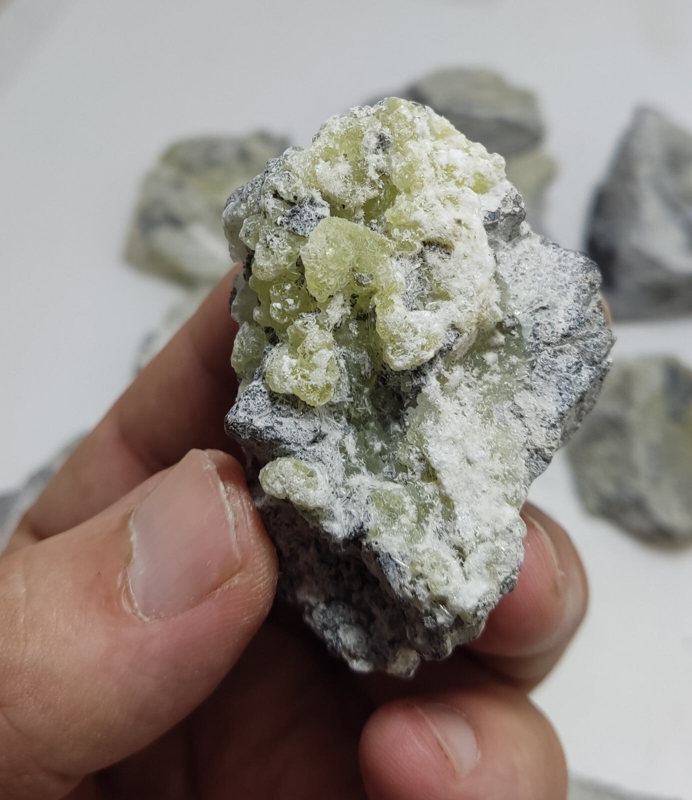 750 grams Brucite on matrix with chromite