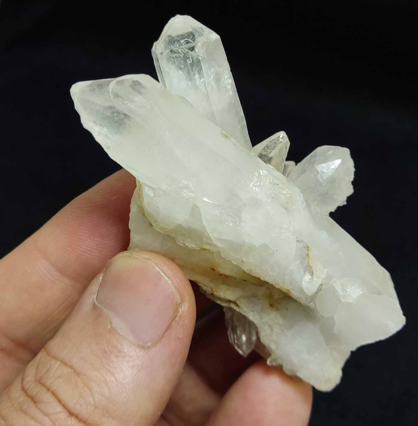 Natural quartz crystal cluster specimen 66 grams