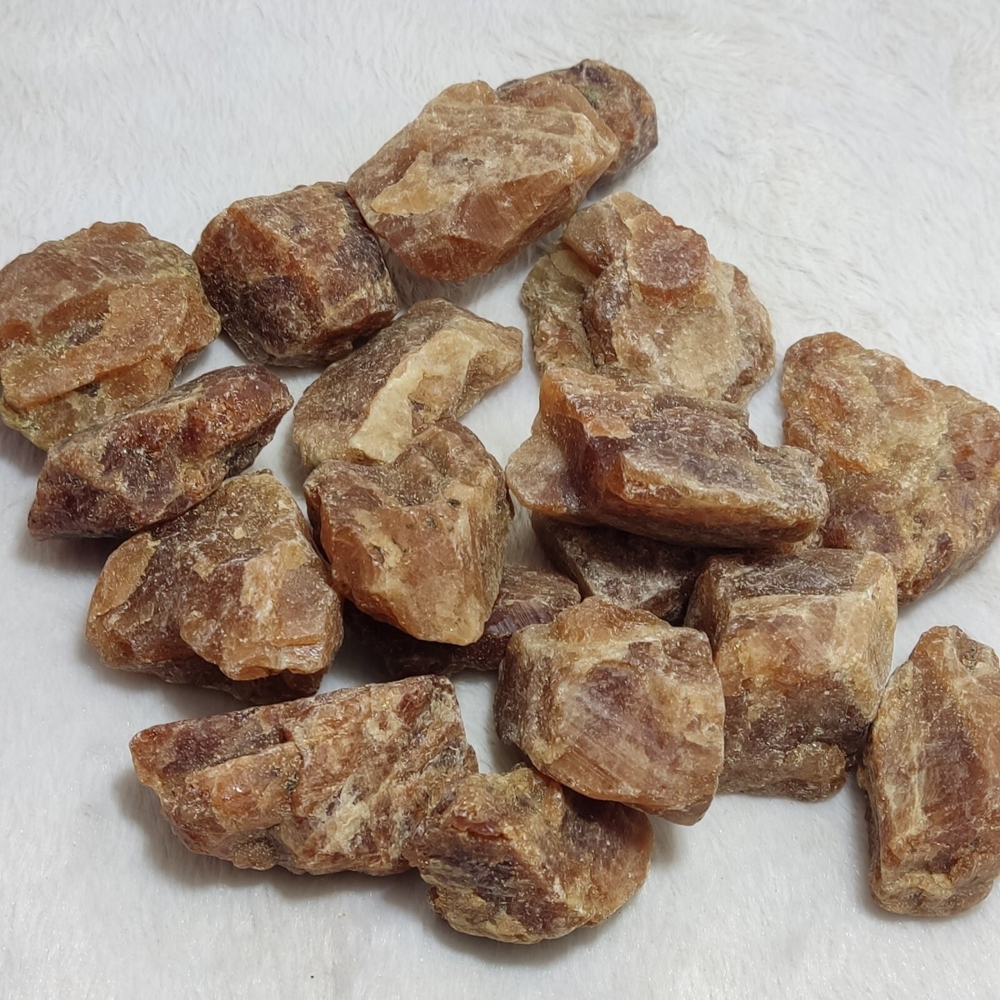 900 grams lot of rough hessonite garnets