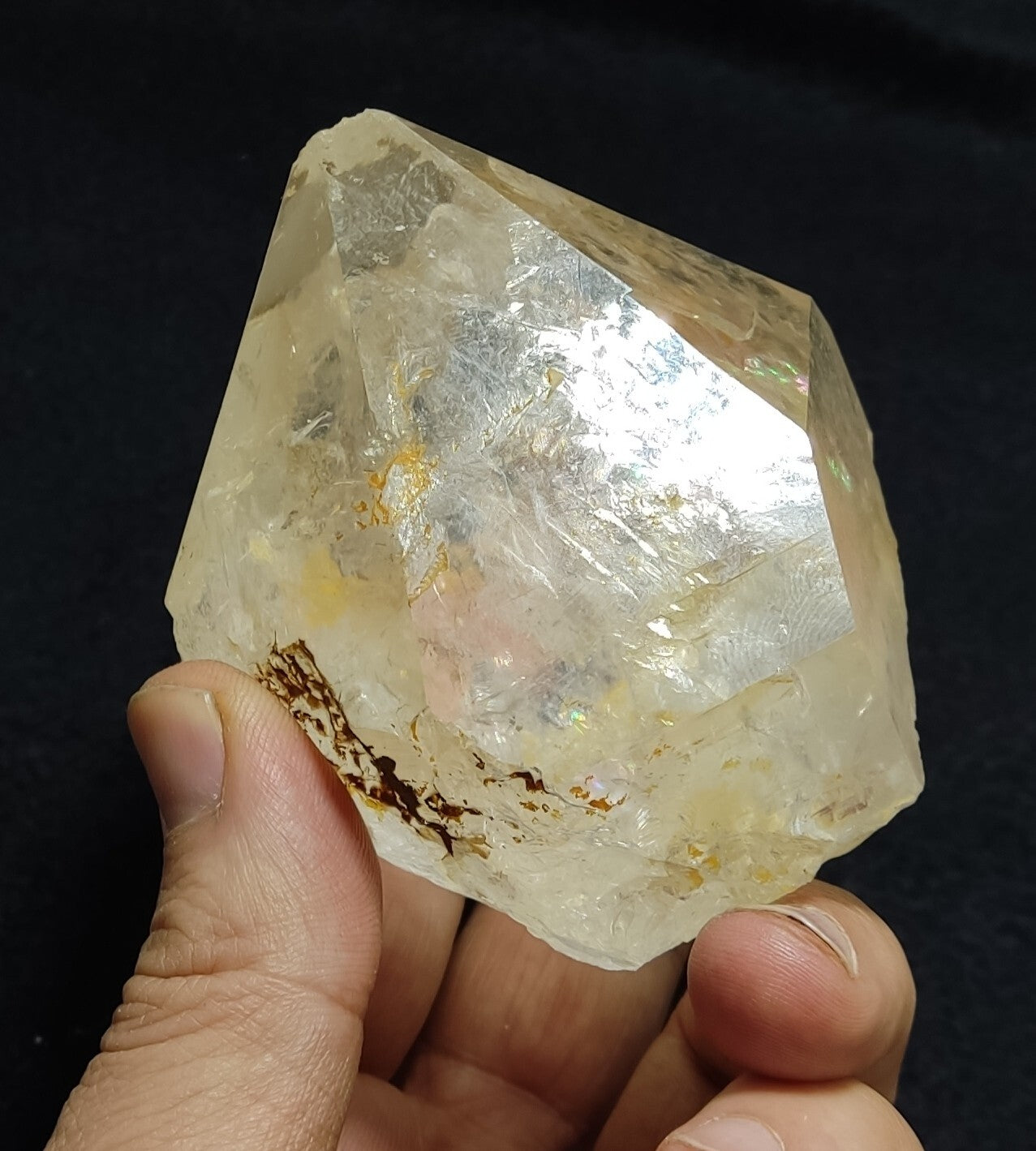 An Aesthetic terminated specimen of Quartz crystal 387 grams