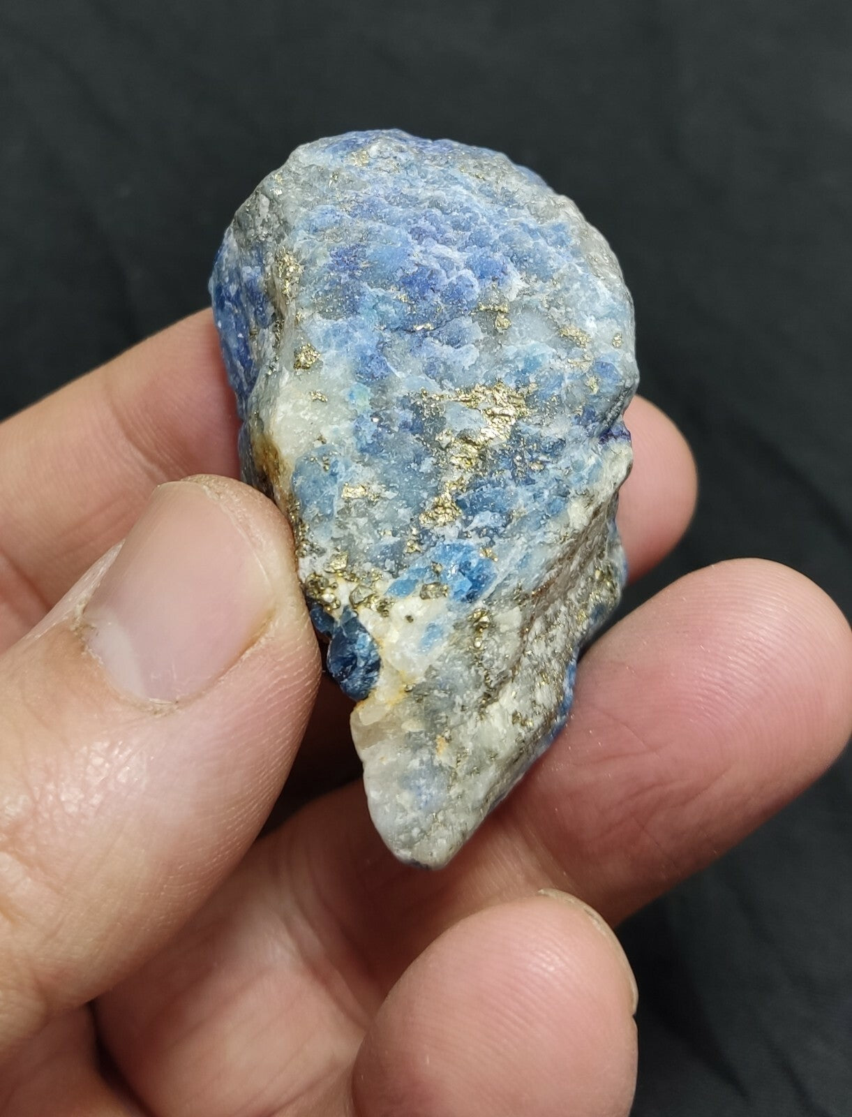 Amazing specimen of fluorescent sodalite-Lazurite with pyrite on matrix 53 grams