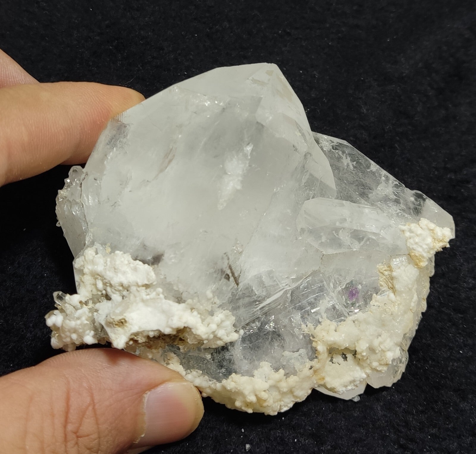 An amazing specimen of quartz cluster 201 grams