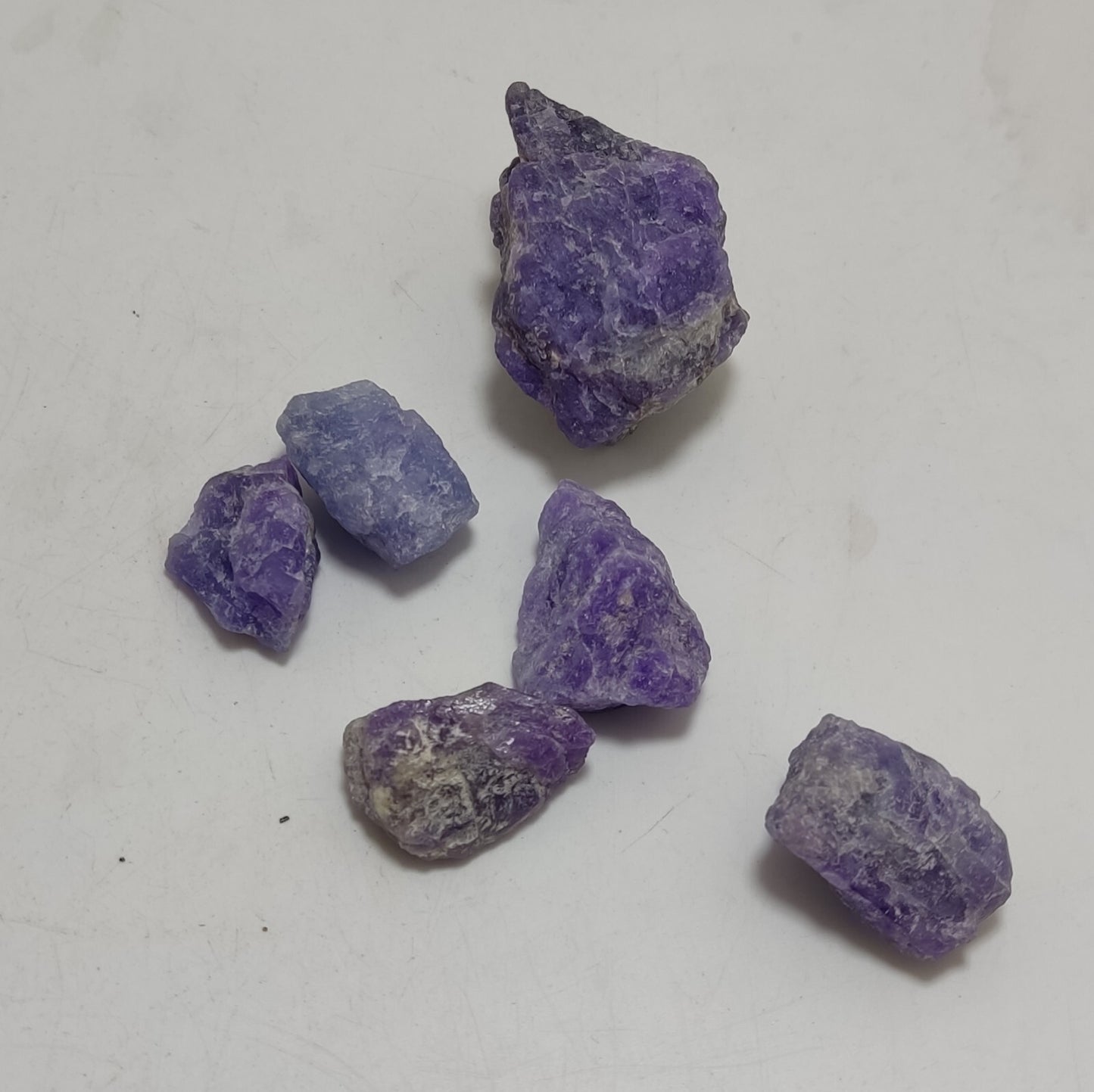 77 grams fluorescent Hackmanite