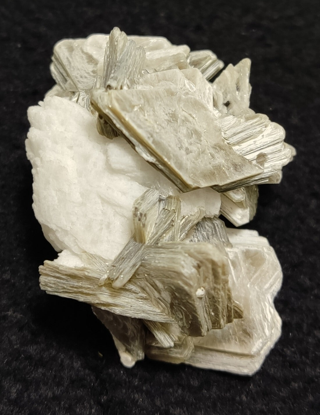 An Aesthetic combo specimen of feldspar, Tourmaline, muscovite 28 grams