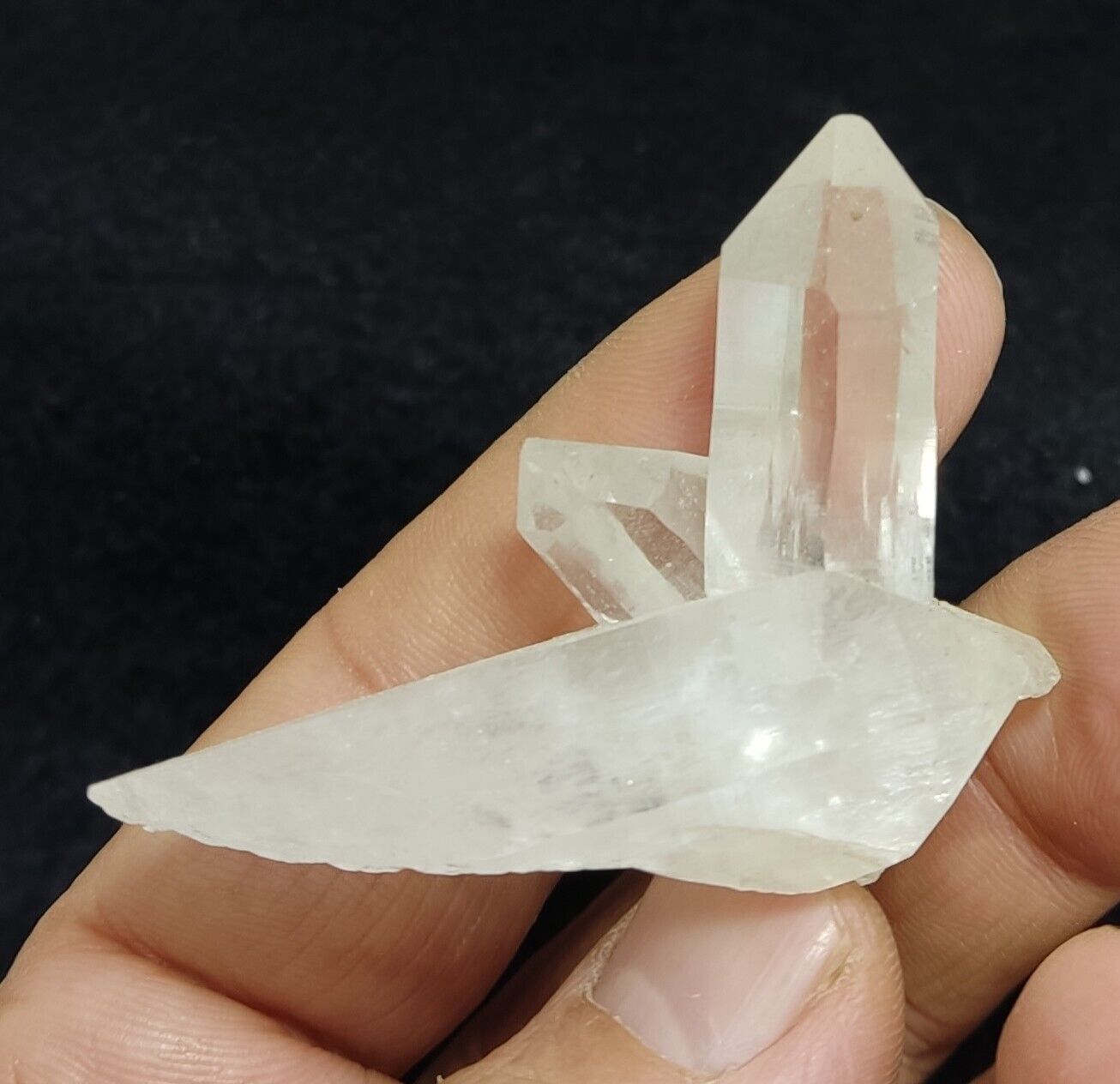 An Aesthetic Natural terminated clear Quartz 29 grams