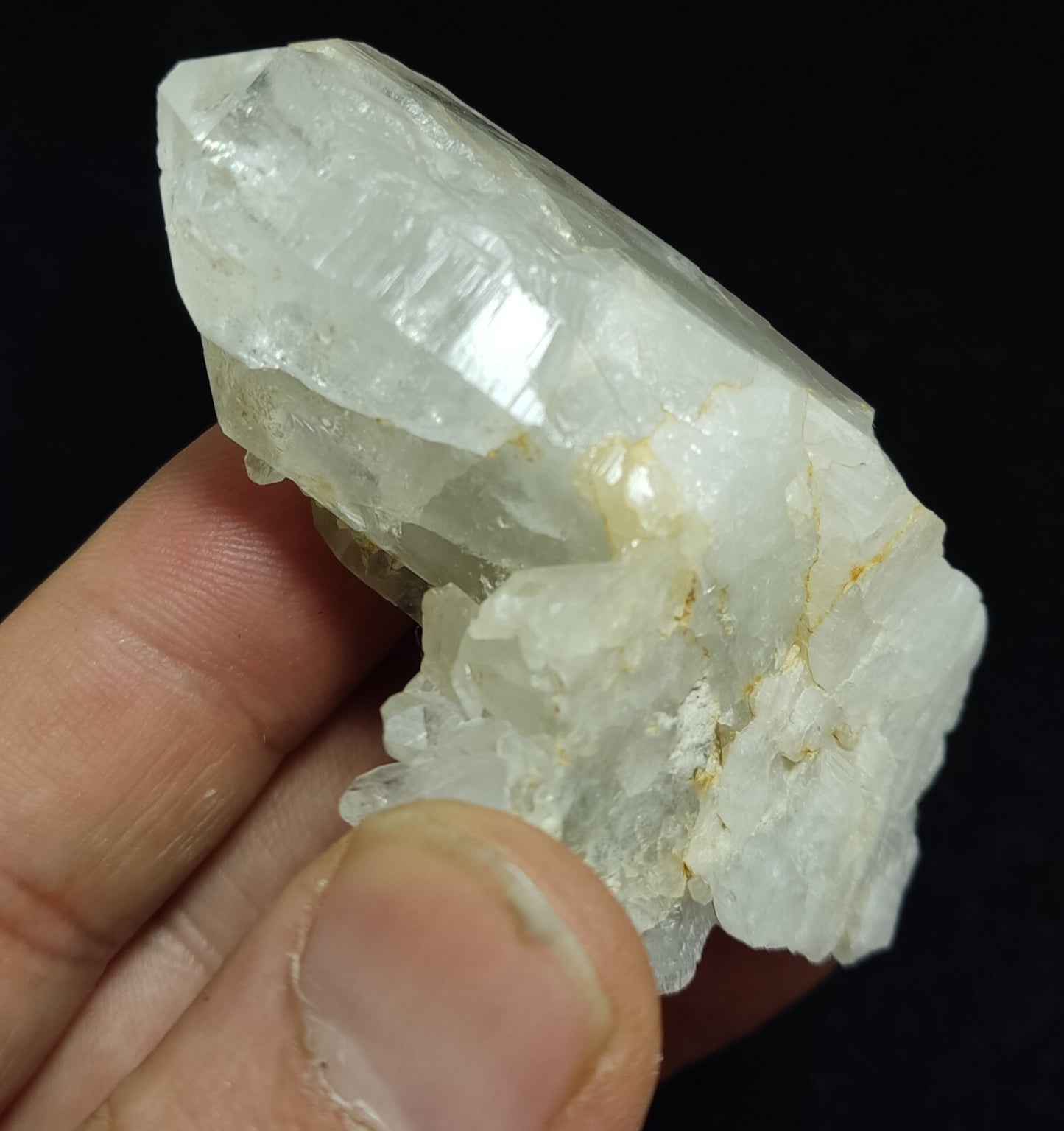 88 grams natural quartz crystal cluster
