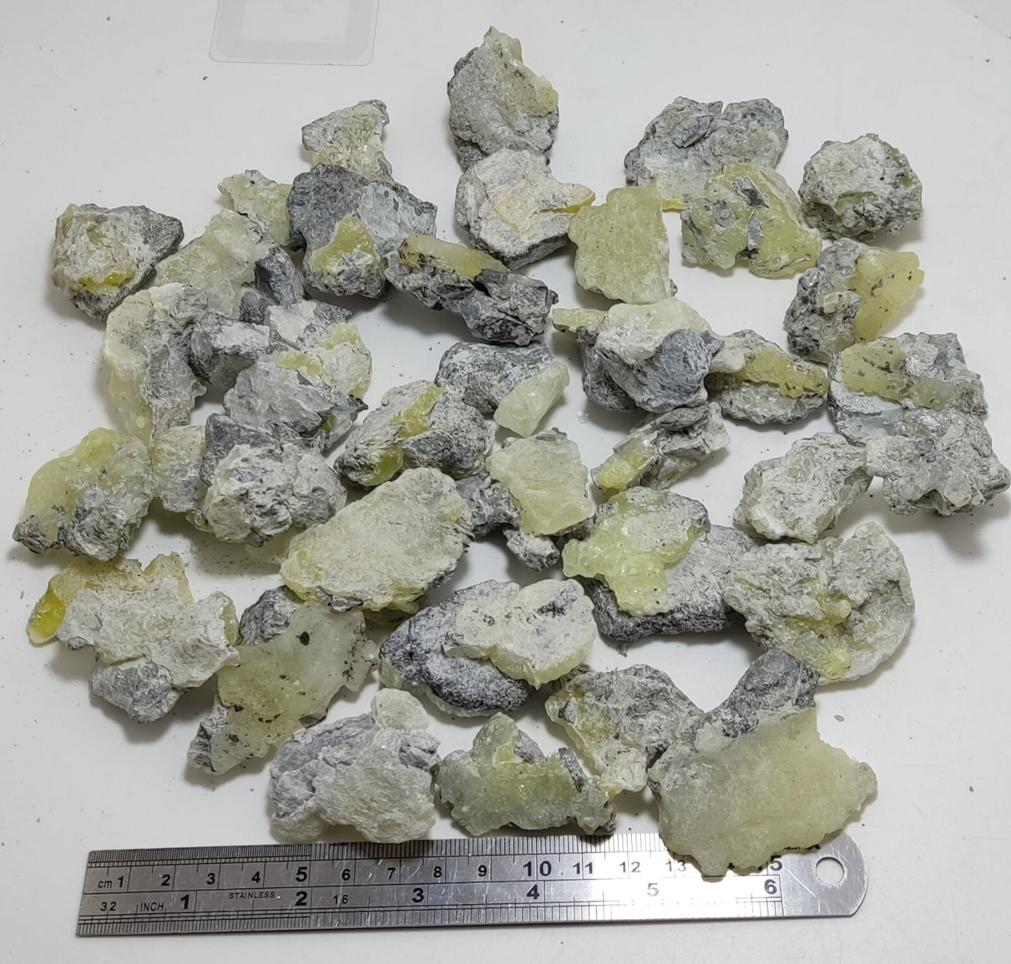 840 grams Brucite on matrix with chromite