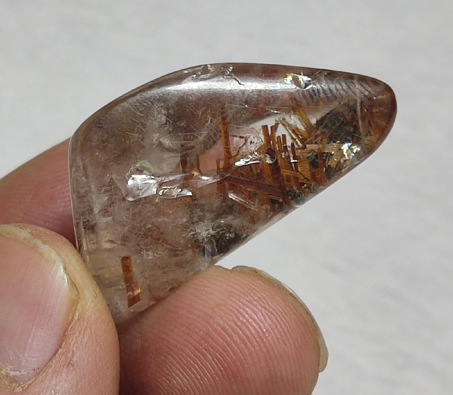 Rutiles quartz polished tumble 80 carats