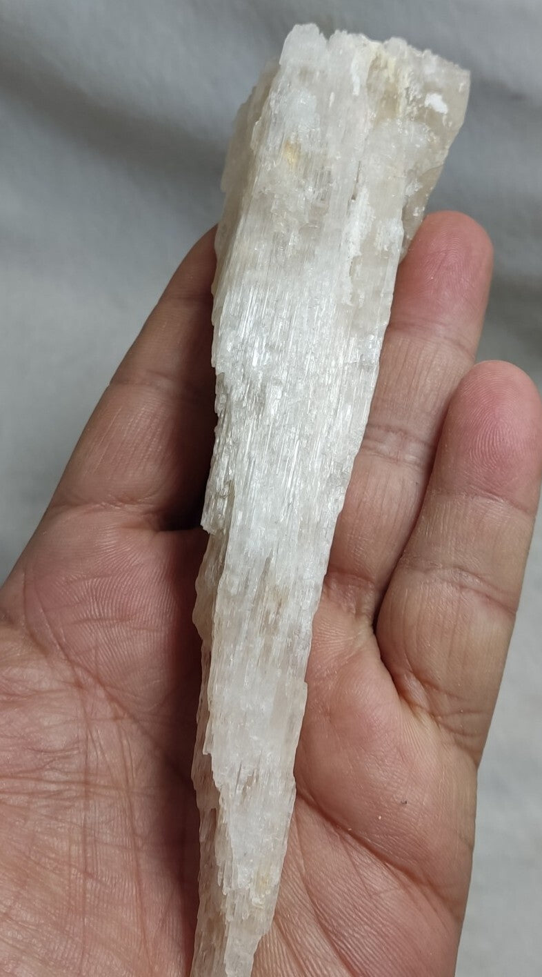 A very Aesthetic Natural elongated fully etched spodumene crystal 200 grams
