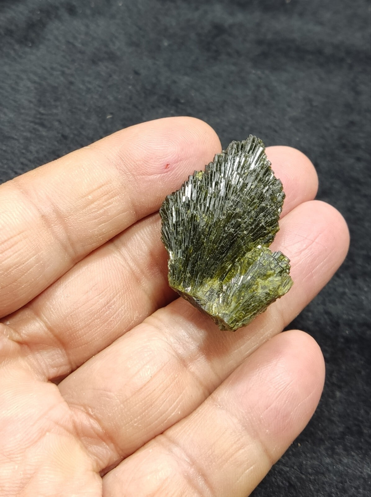 Single natural Epidote Crystal spray formations 20 grams