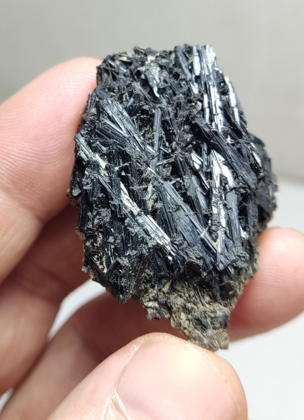 An aesthetic specimen of terminated aegirine crystals cluster 25 grams