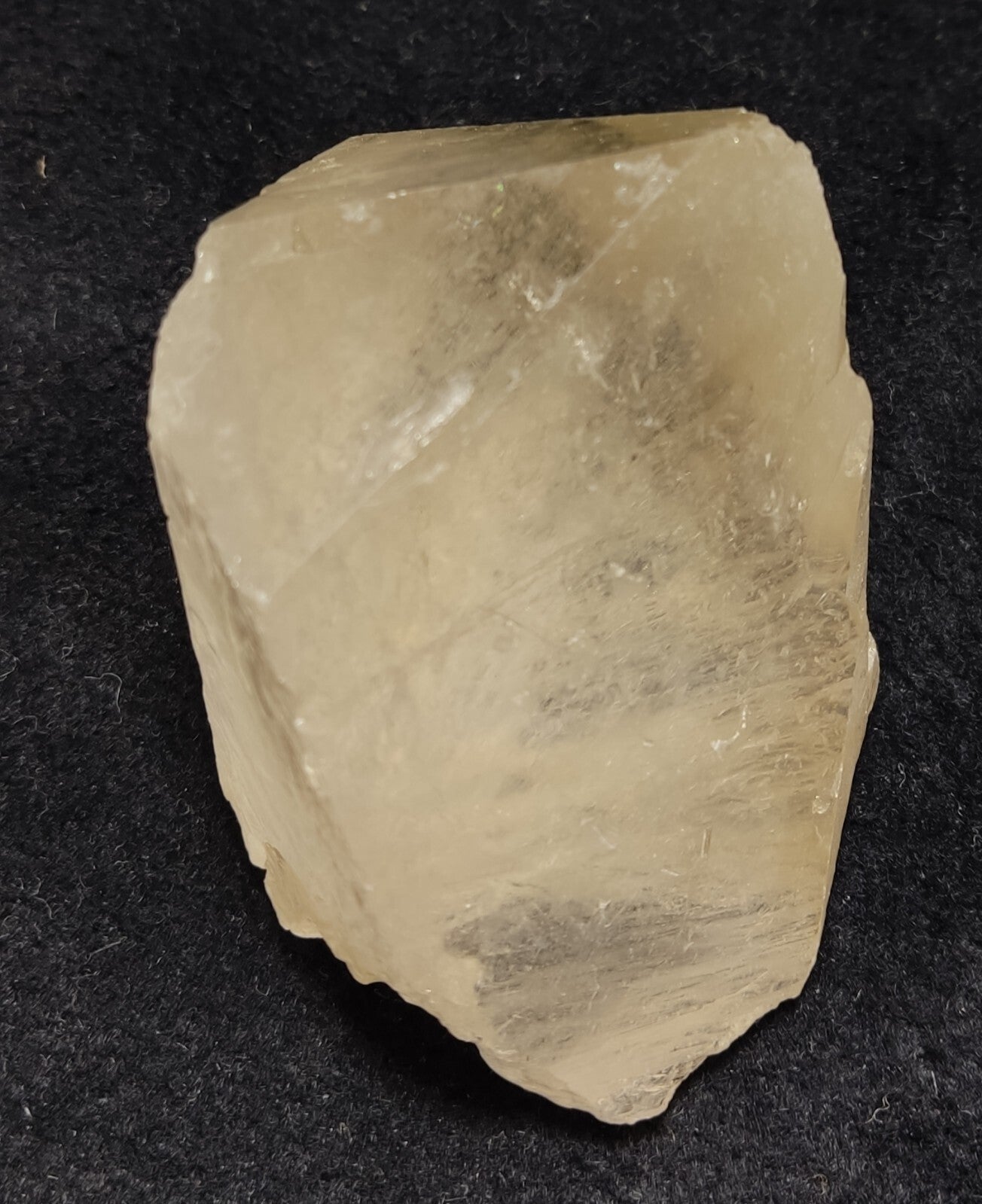 An Aesthetic terminated specimen of Quartz crystal 277 grams