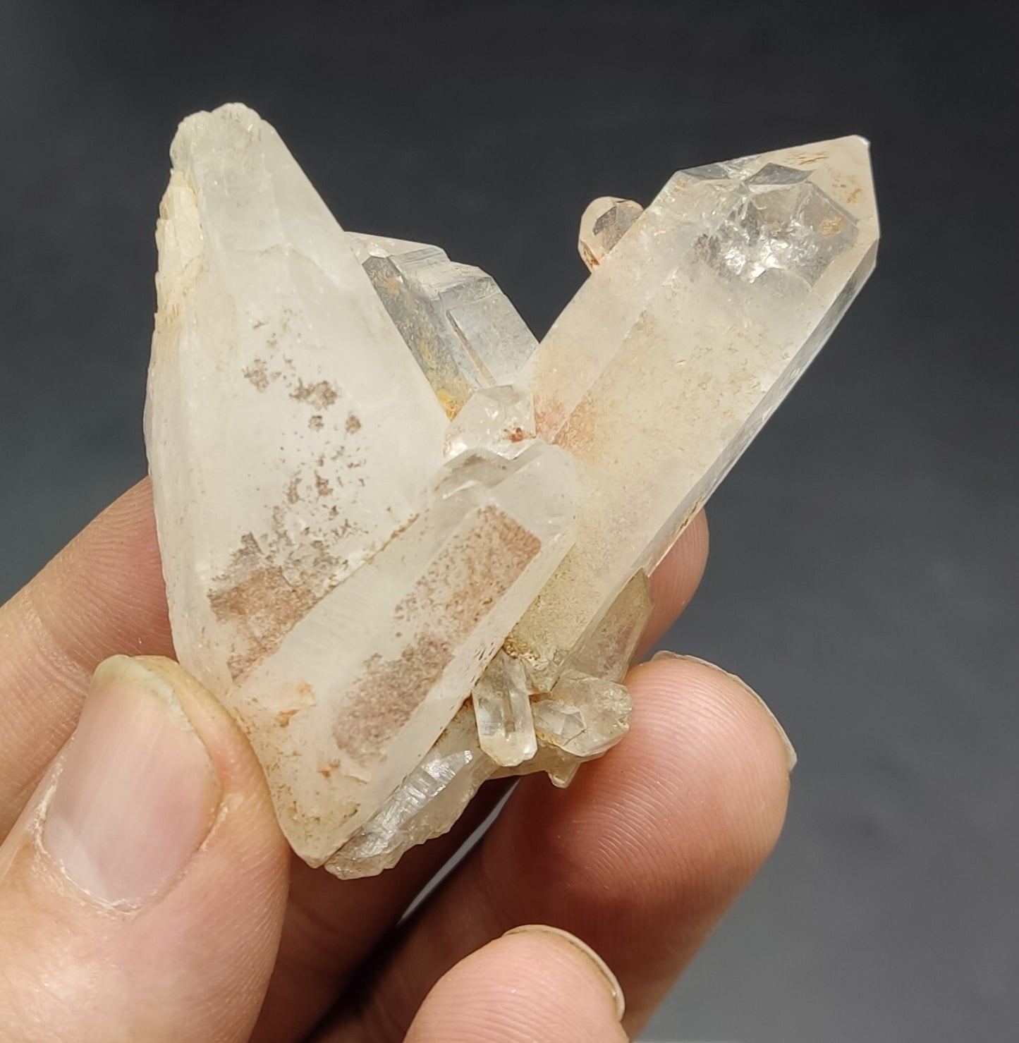 An Aesthetic terminated Quartz crystal specimen 57 grams