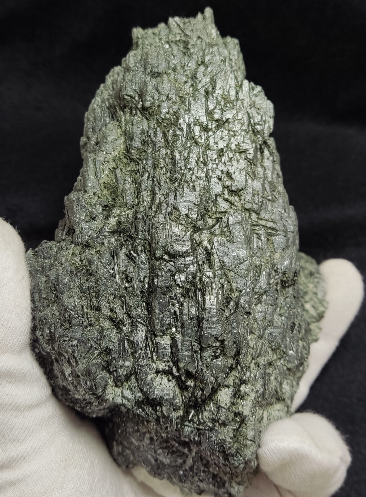 An Aesthetic Natural terminated Chlorite Quartz crystal specimen 1549 grams