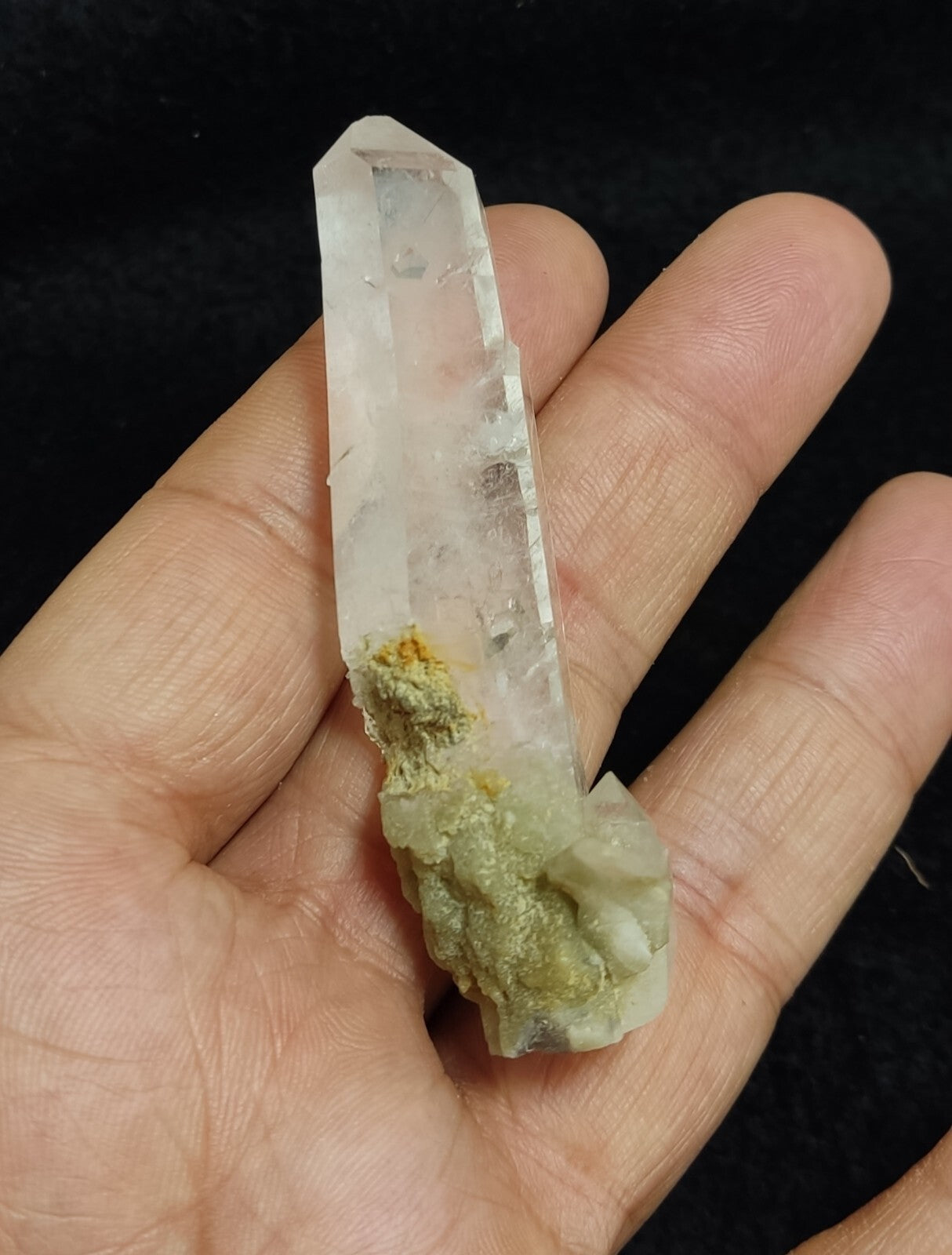 An Aesthetic Natural terminated Quartz crystal with chlorite inclusions 34 grams