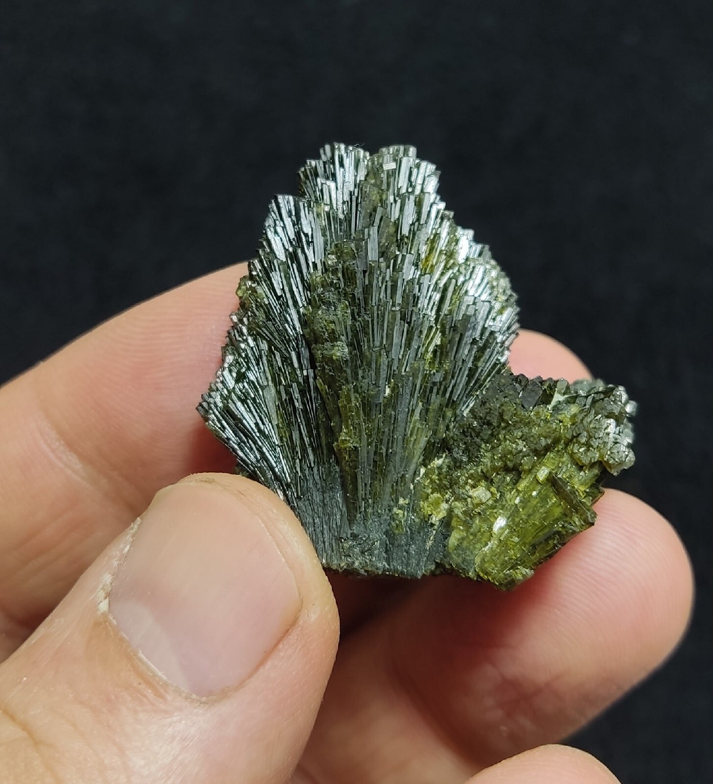 Single natural Epidote Crystal spray formations 24 grams