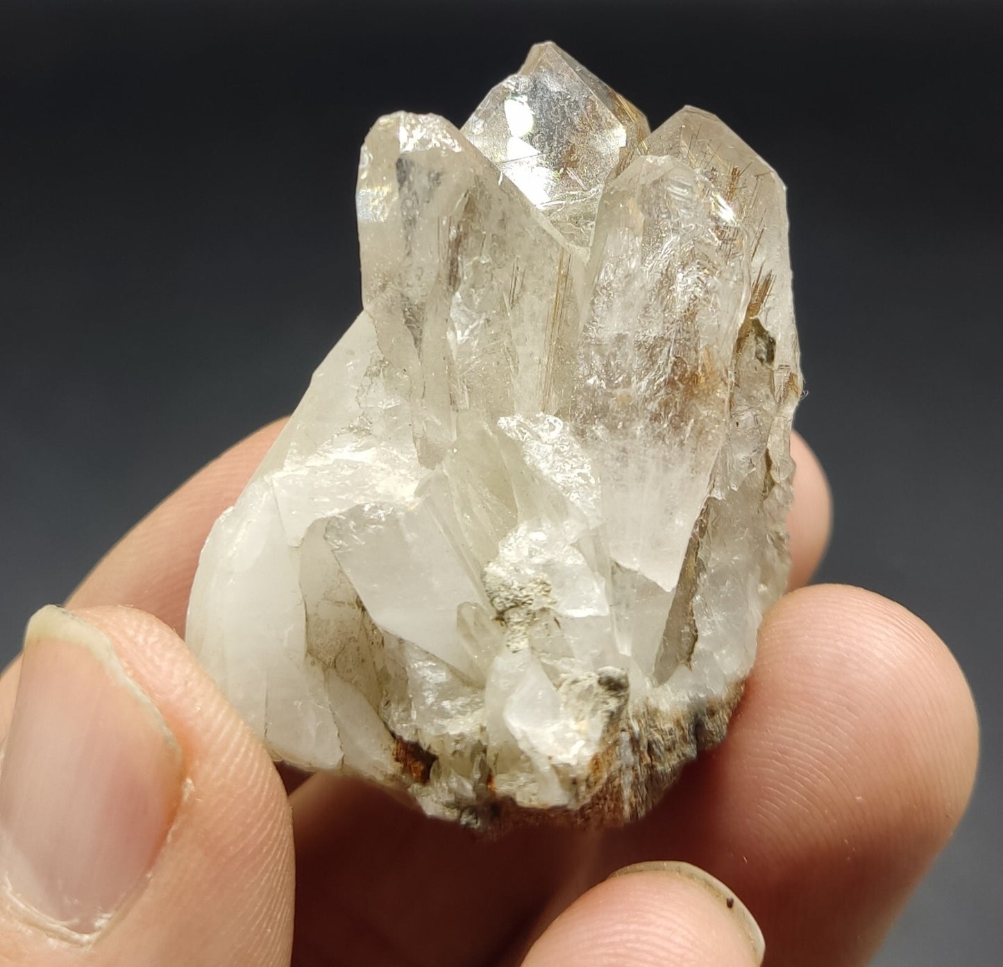 An Aesthetic specimen of rutiles included quartz crystal 41 grams
