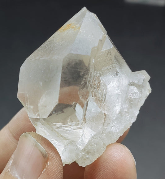 An Aesthetic terminated specimen of Quartz crystal 77 grams
