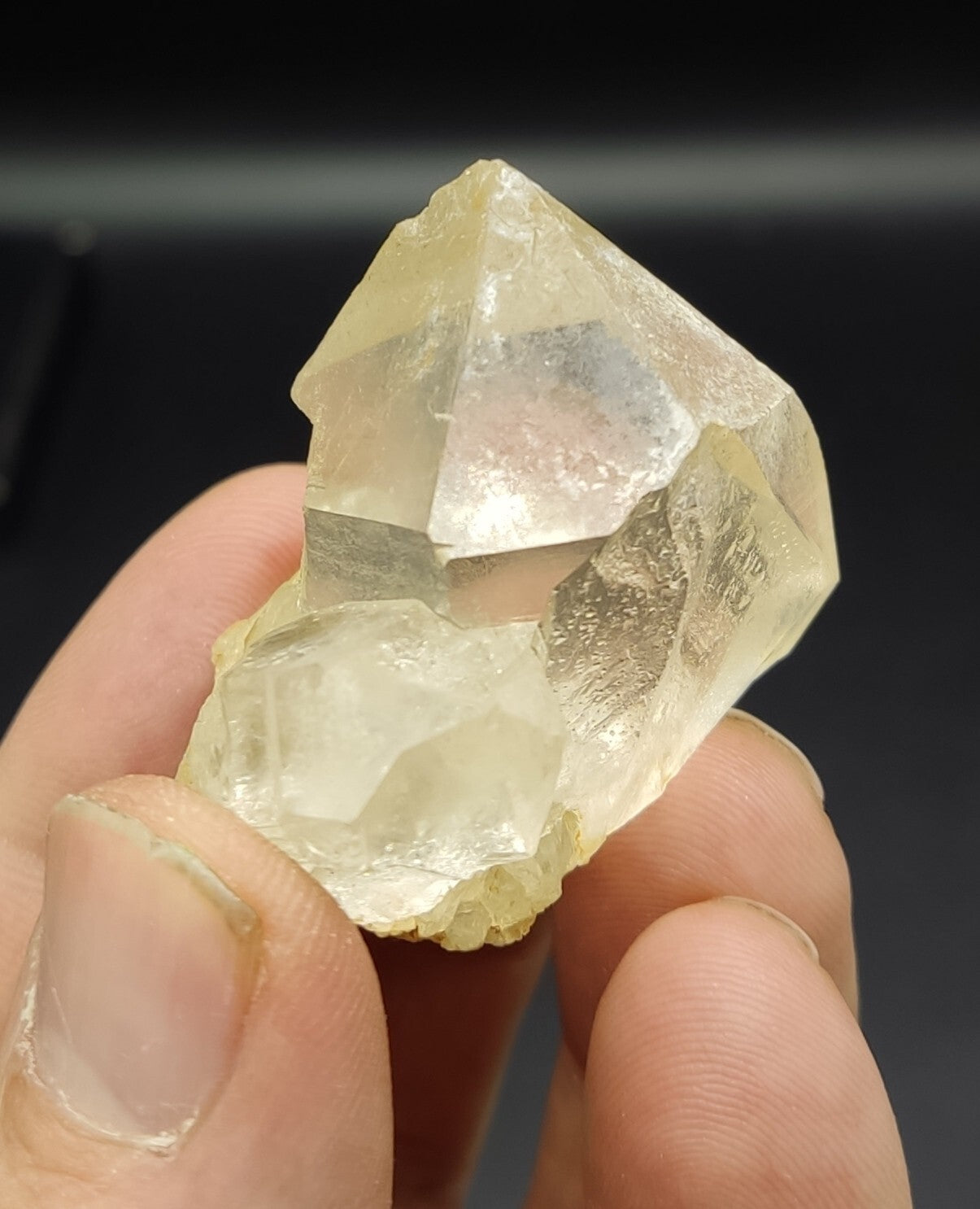 An Aesthetic terminated Quartz crystal specimen 46 grams