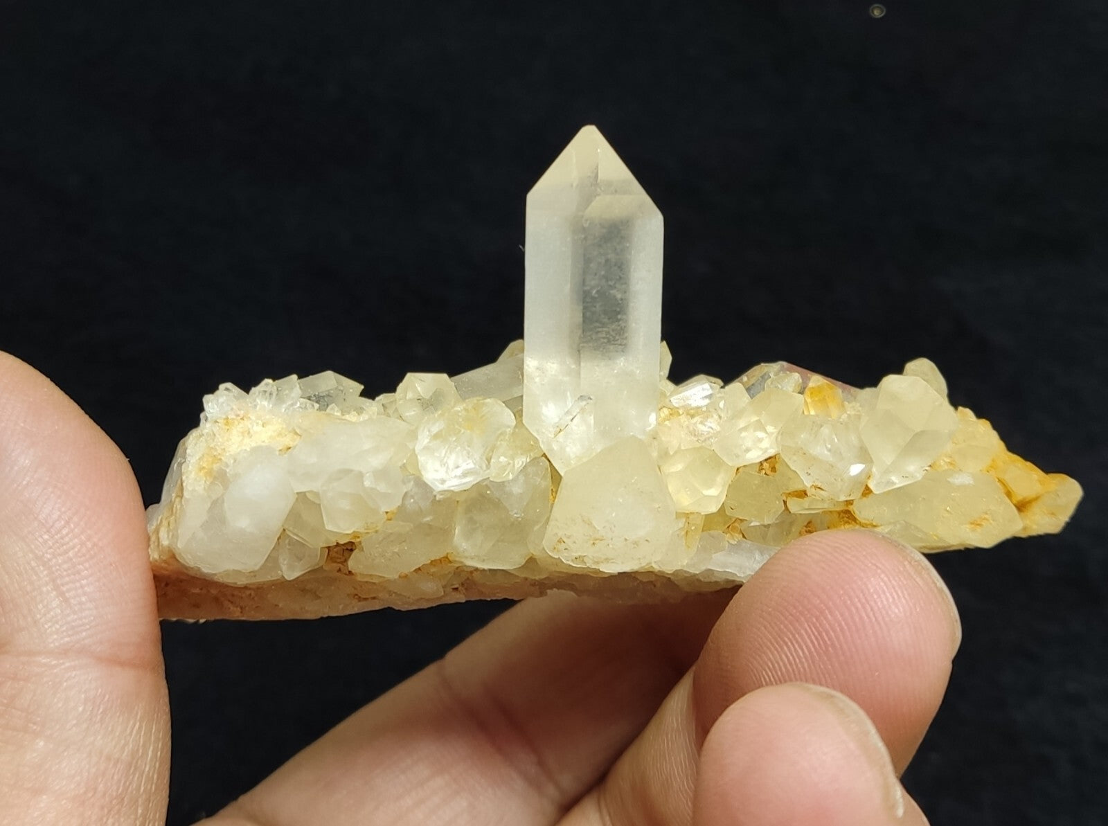 An Aesthetic terminated specimen of Quartz cluster 66 grams