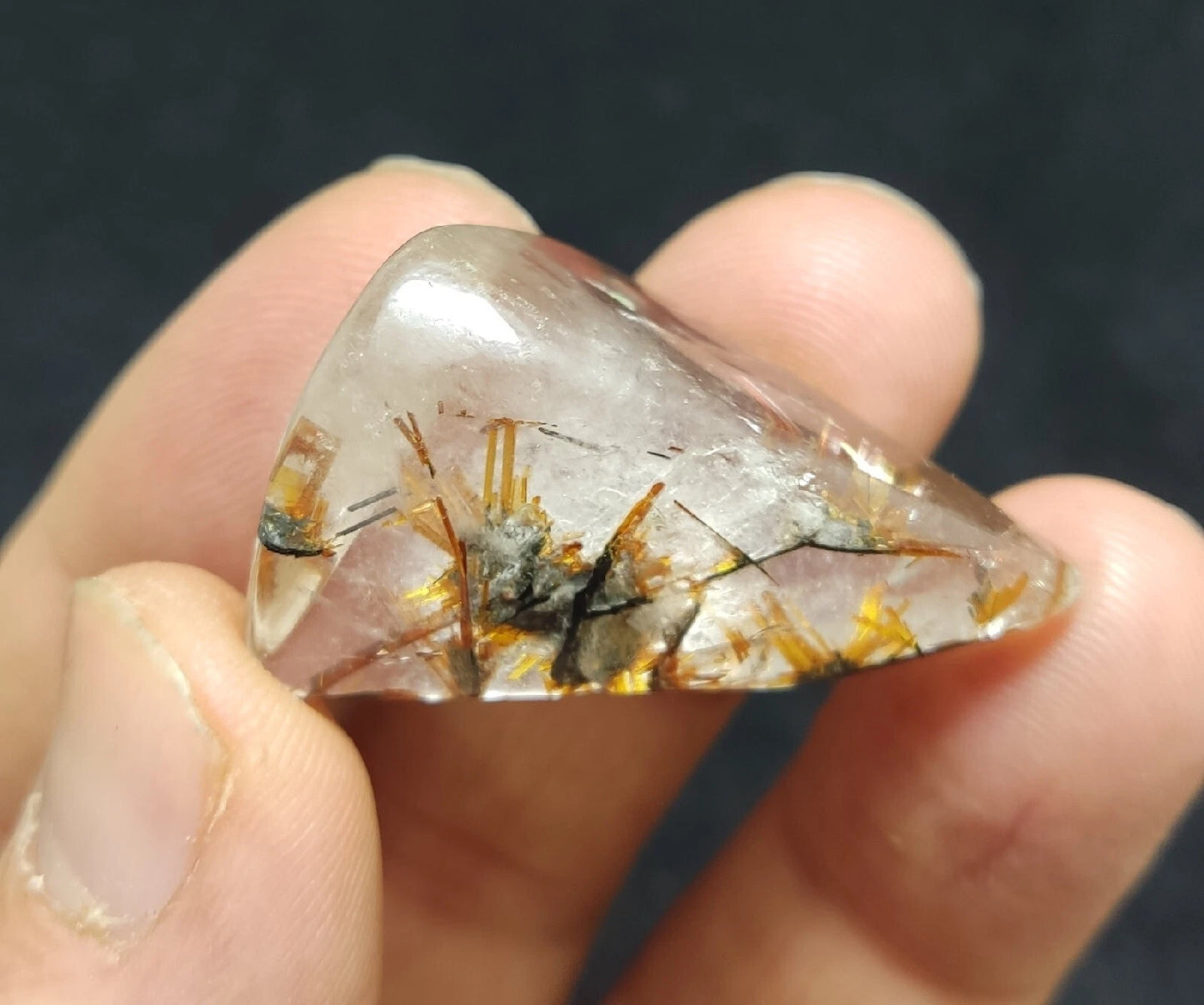 Rutiles quartz polished tumble 80 carats