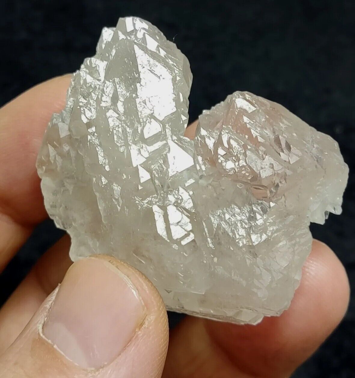 A very Aesthetic Natural terminated gwindel like Quartz crystal 51 grams