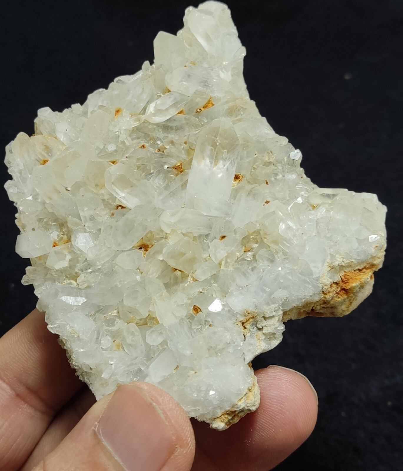 An Aesthetic terminated specimen of Quartz cluster 115 grams