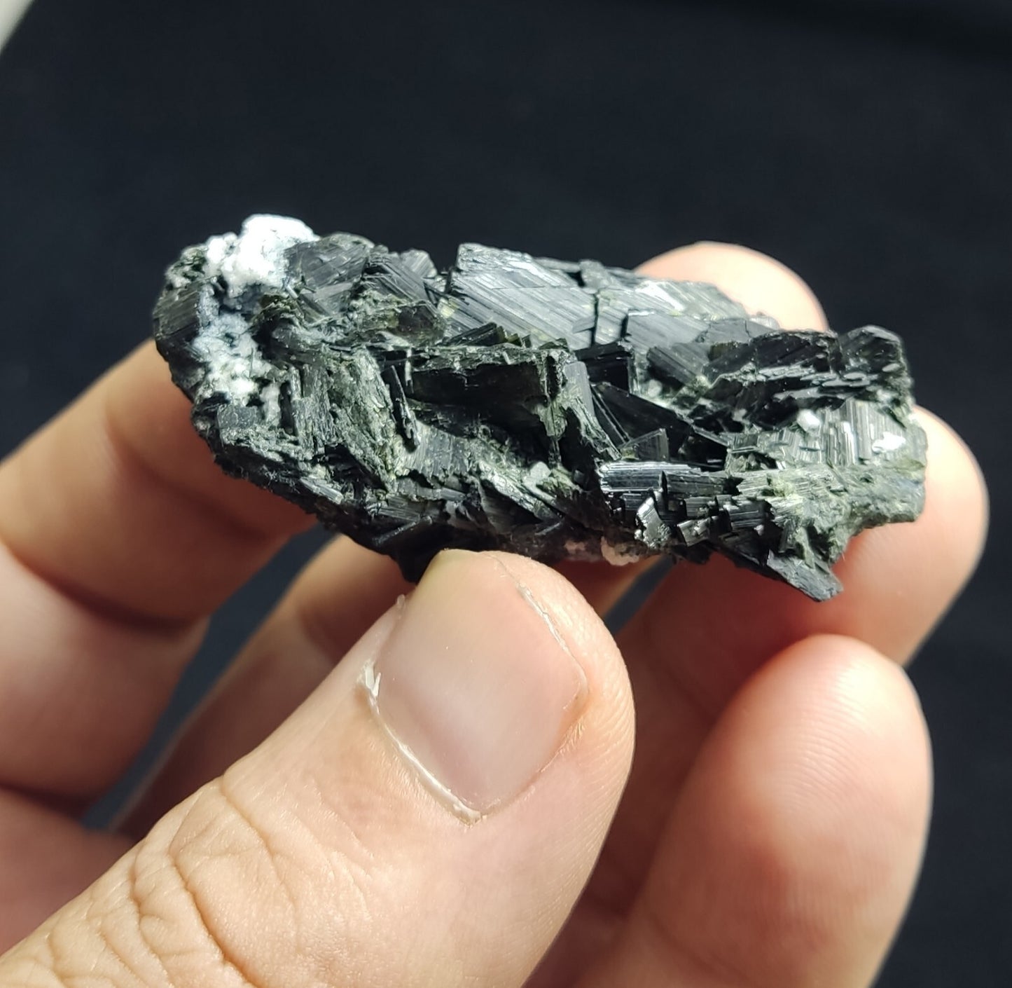 An aesthetic specimen of terminated aegirine crystal cluster 31 grams