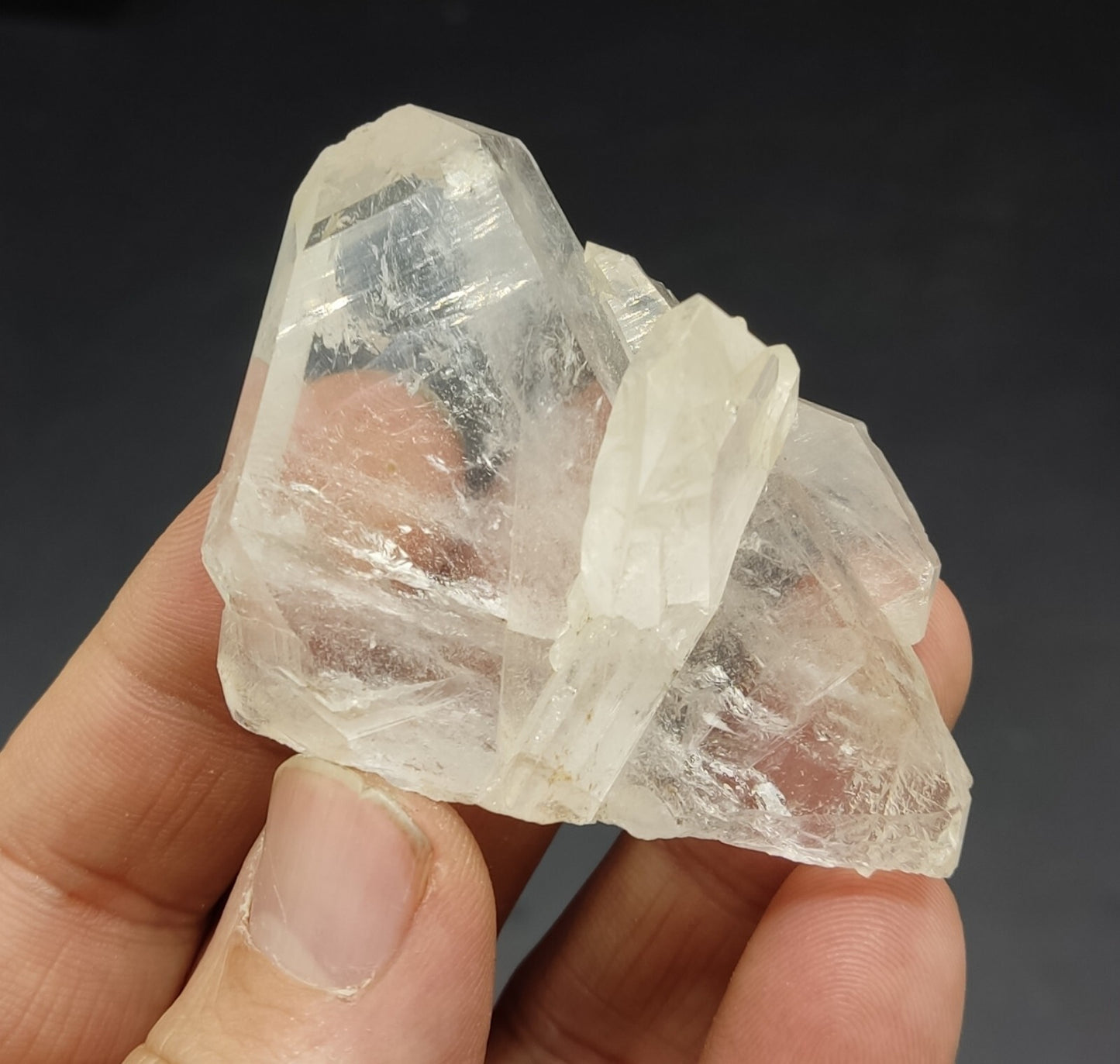 An Aesthetic terminated Quartz crystal specimen 65 grams