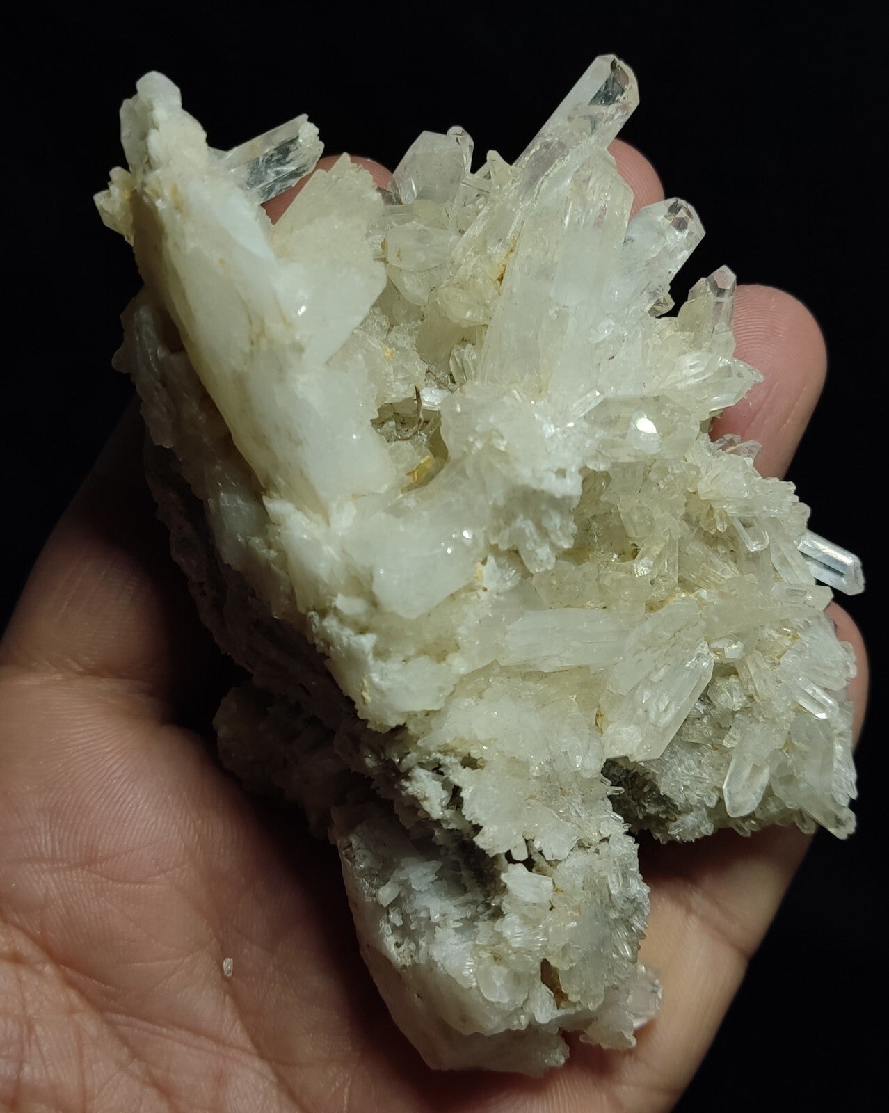Very Aesthetic Quartz Crystal Cluster 207 grams