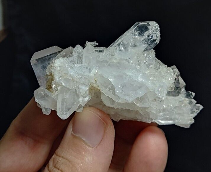 A Very Aesthetic Faden Like Quartz Cluster 80 grams