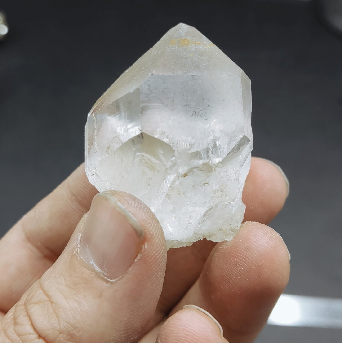 An Aesthetic terminated specimen of Quartz crystal 77 grams