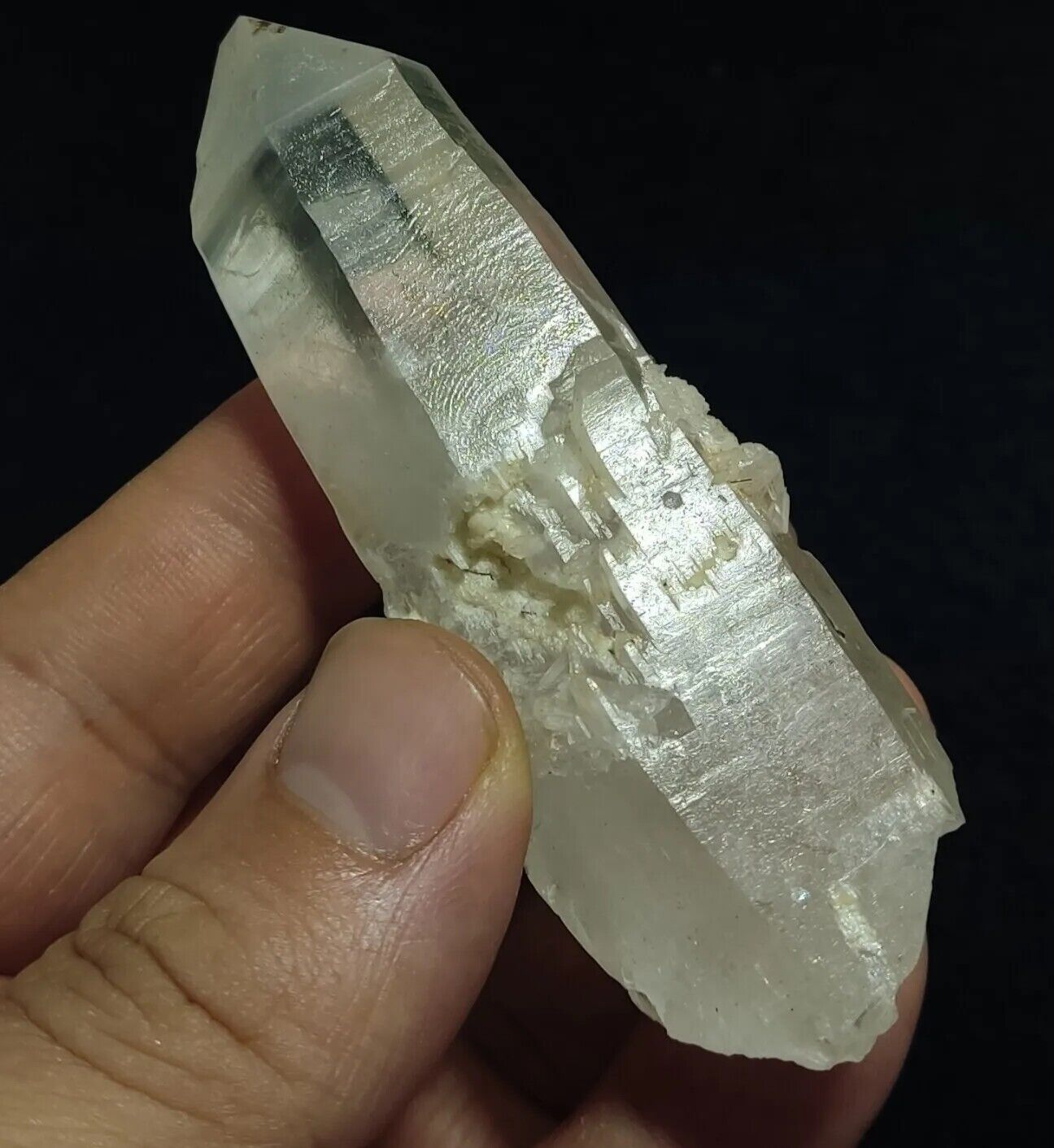 Aesthetic terminated specimen of Quartz crystal with Rutiles Inclusions 84 grams