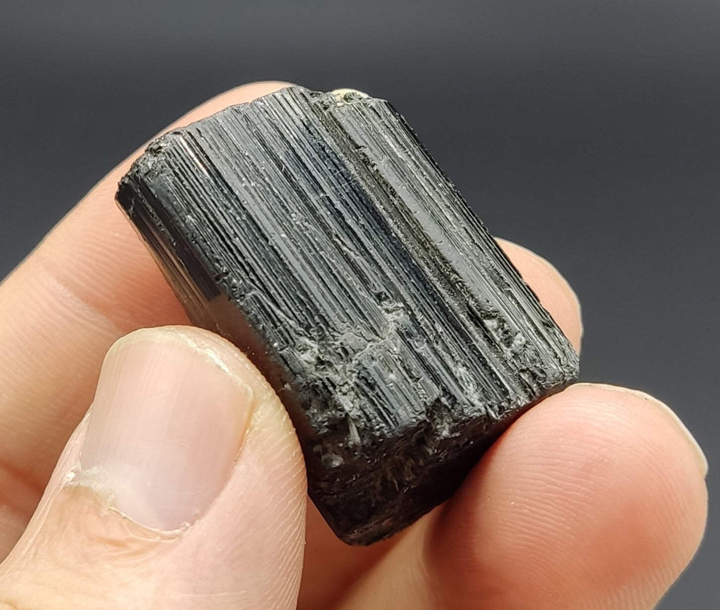 An amazing specimen of terminated black tourmaline 32 grams