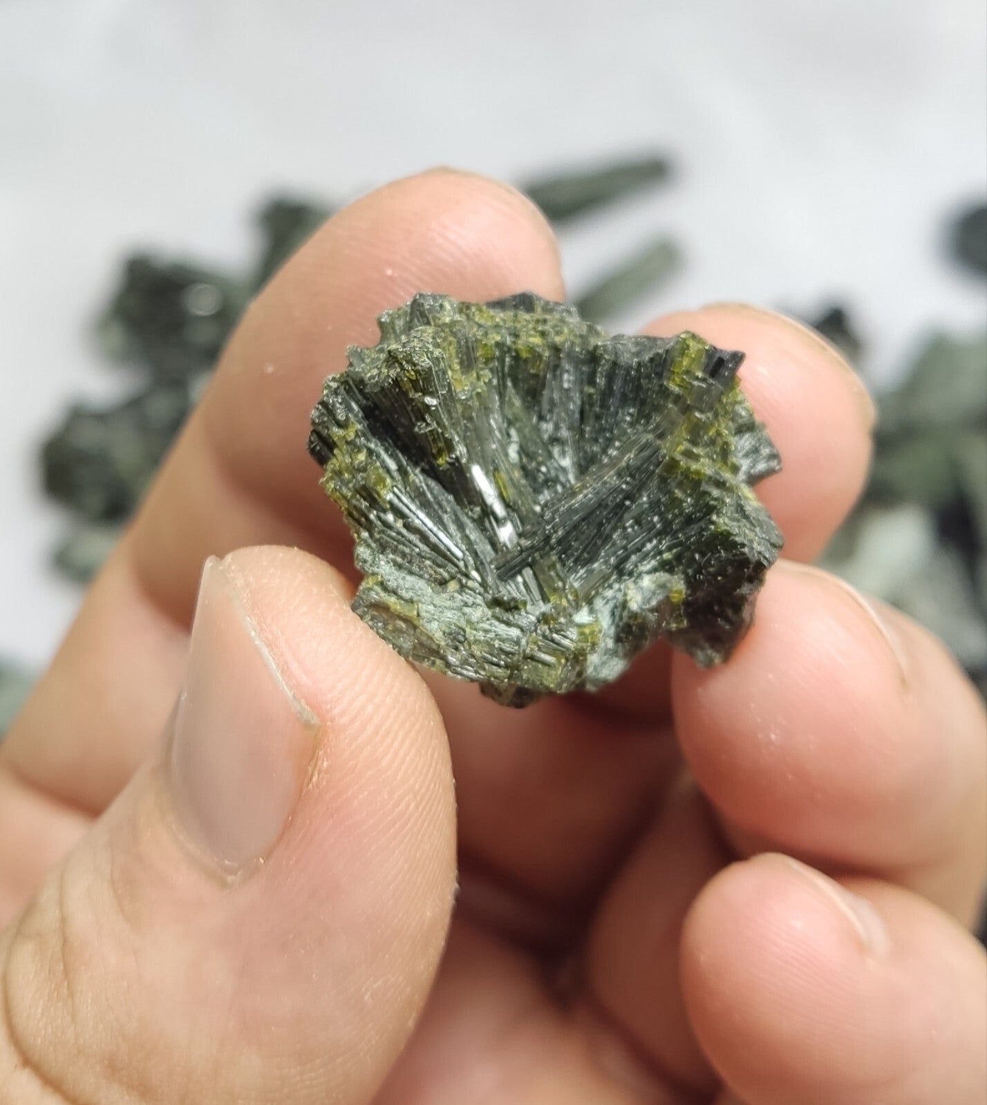 1000 grams epidote crystals