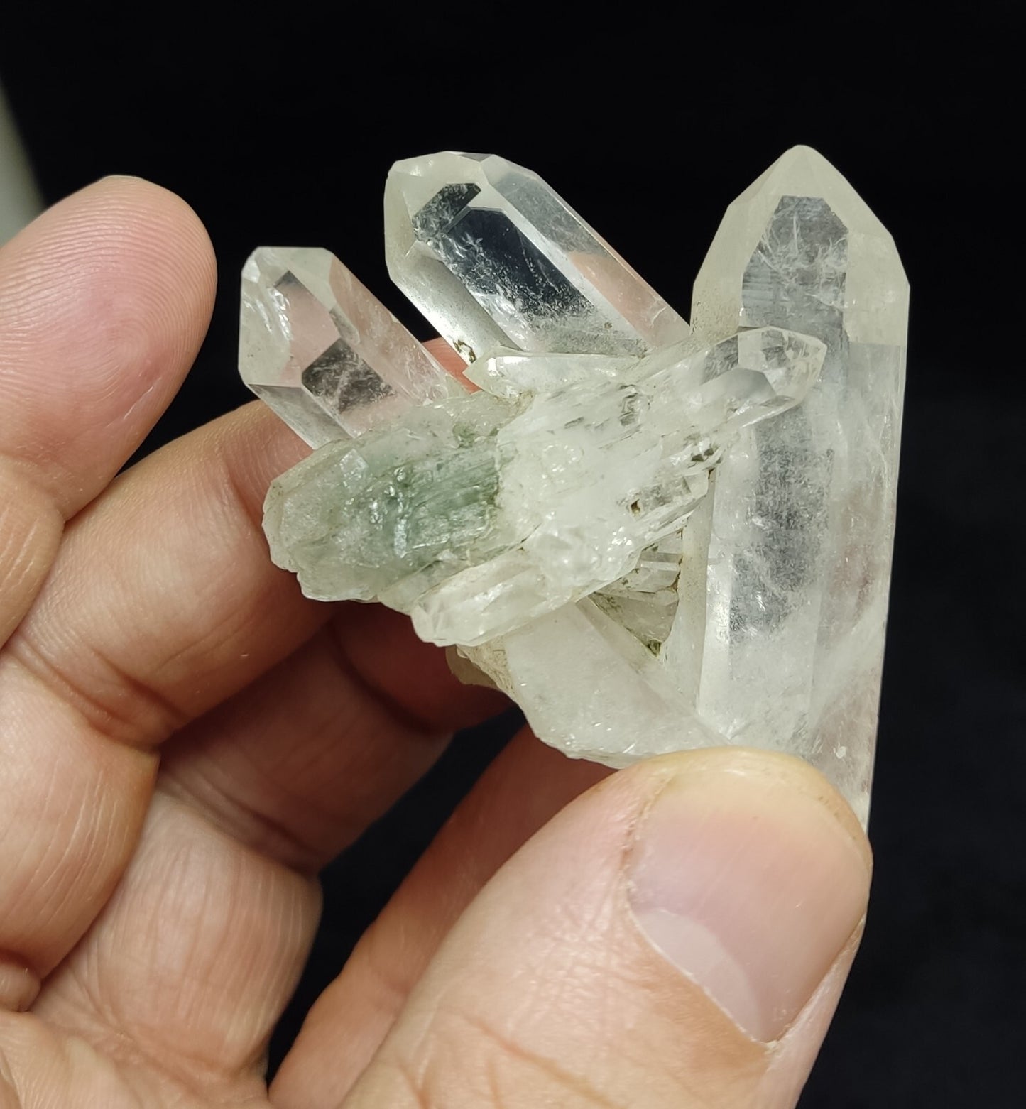 An Aesthetic Natural Quartz cluster with chlorite inclusions 63 grams