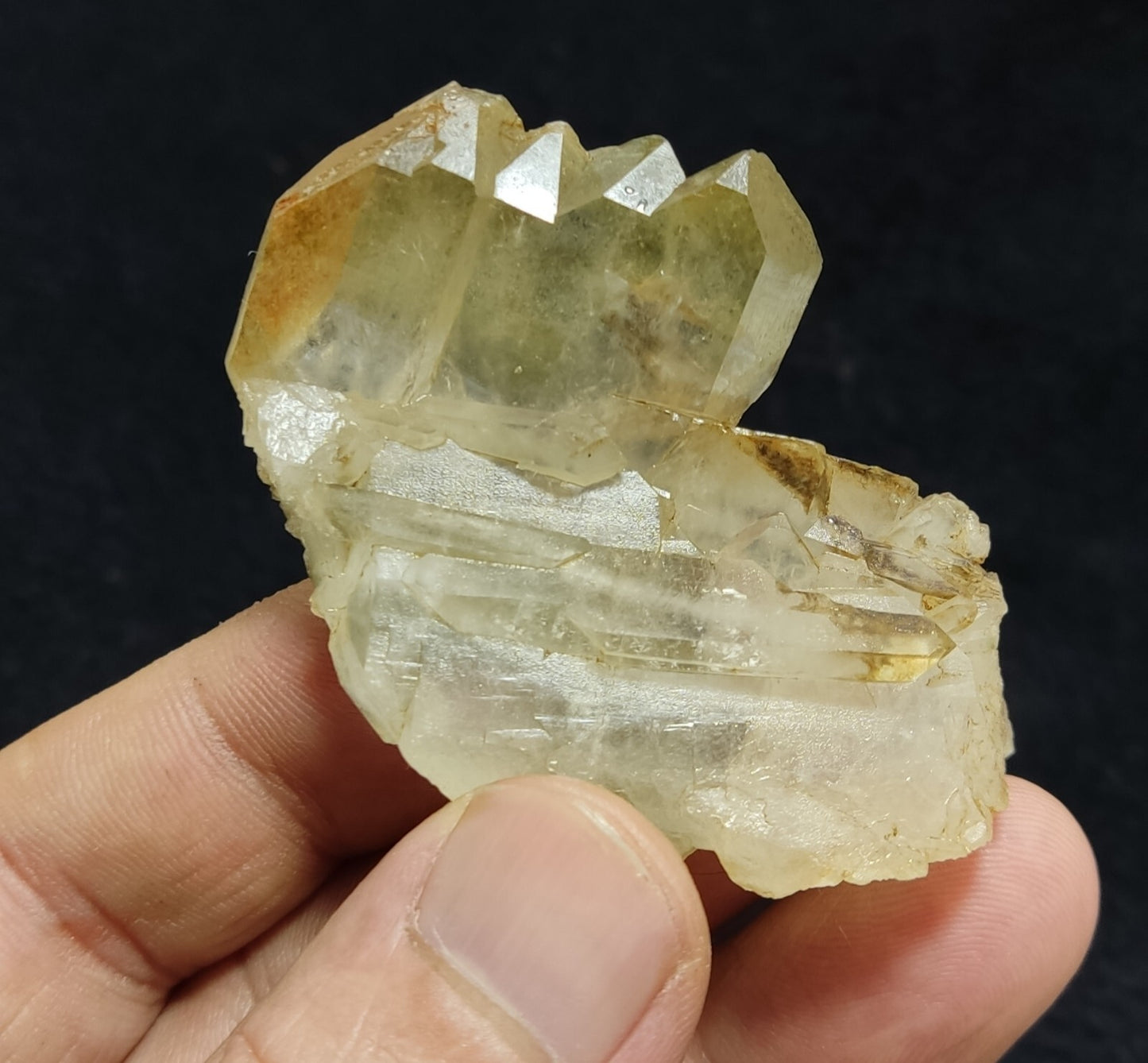 An Aesthetic Natural terminated quartz with Chlorite inclusions 40 grams
