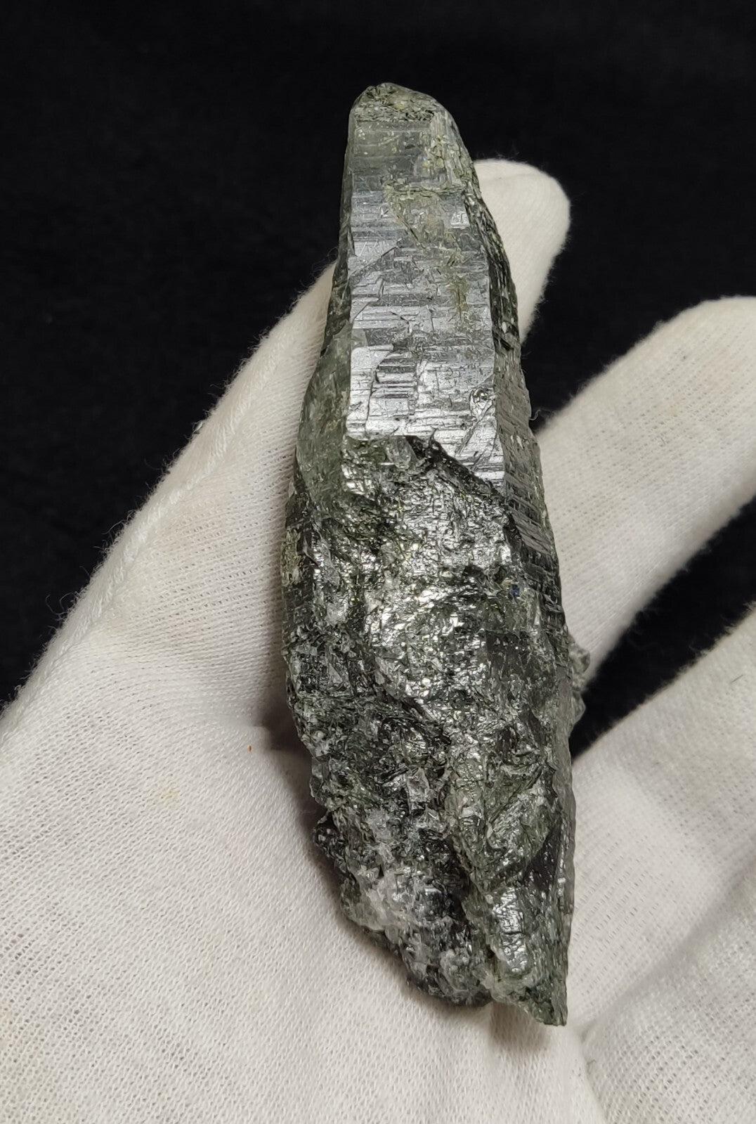 An Aesthetic Natural terminated Chlorite Quartz crystal specimen 88 grams
