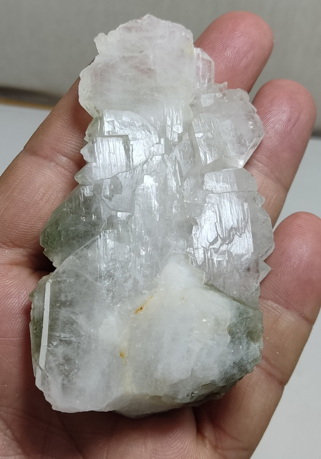 An Aesthetic Natural terminated quartz with Chlorite inclusions 108 grams
