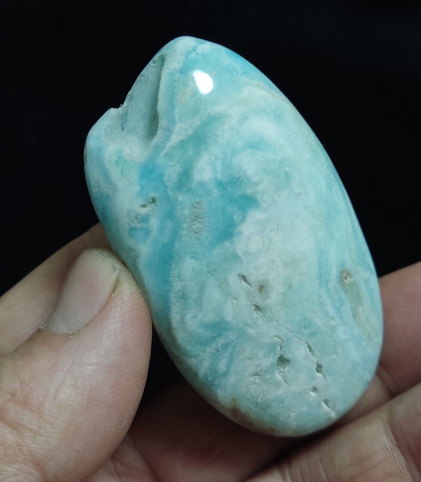 An amazing Blue color aragonite Palmstone 75 grams