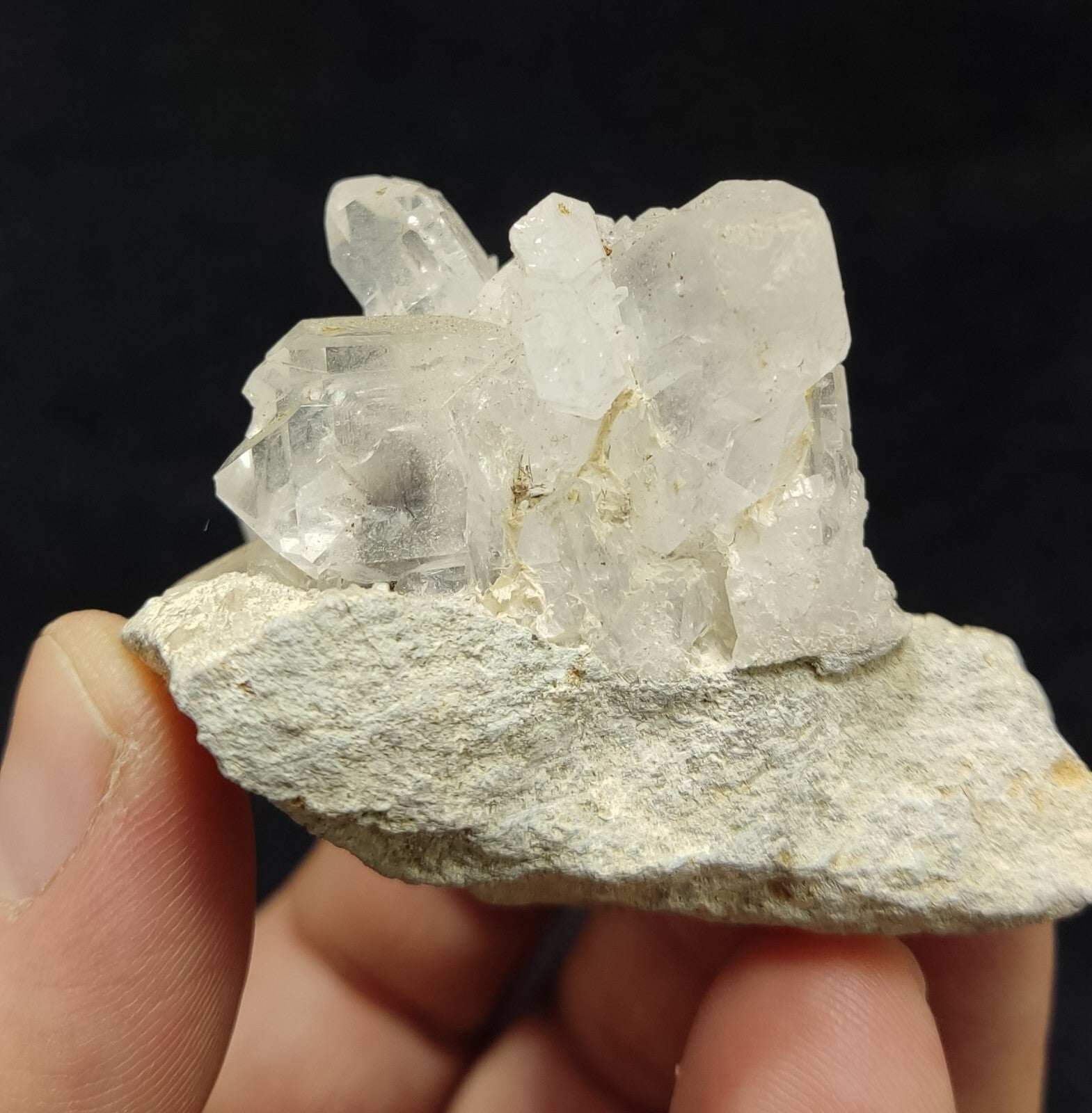 An Aesthetic terminated specimen of Quartz cluster on matrix 73 grams