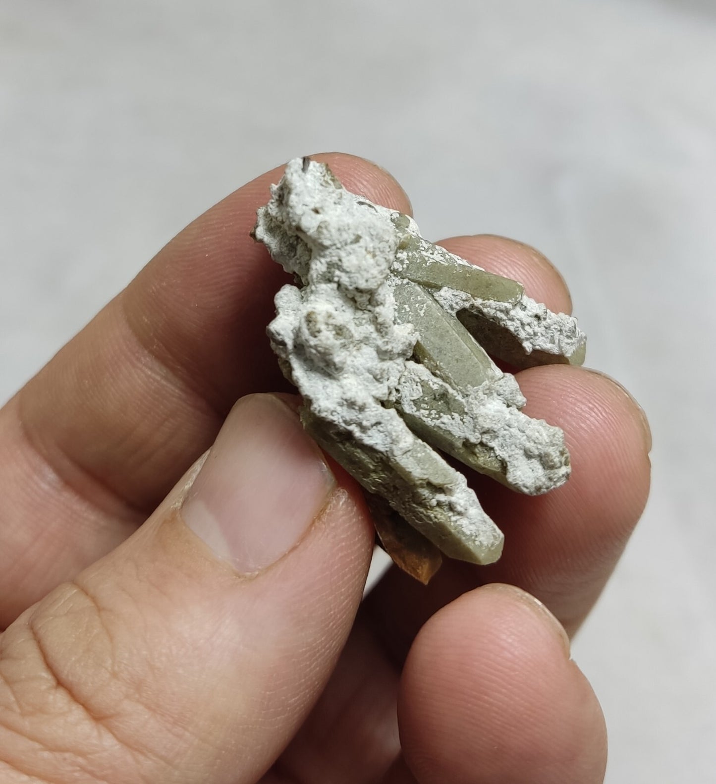 An Aesthetic terminated chlorite Quartz specimen with brookite 11 grams